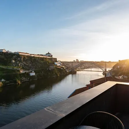 Apartment Unique T2 W/ View Of The River By Lovelystay Porto