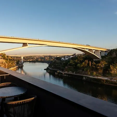 Apartment Unique T2 W/ View Of The River By Lovelystay Porto
